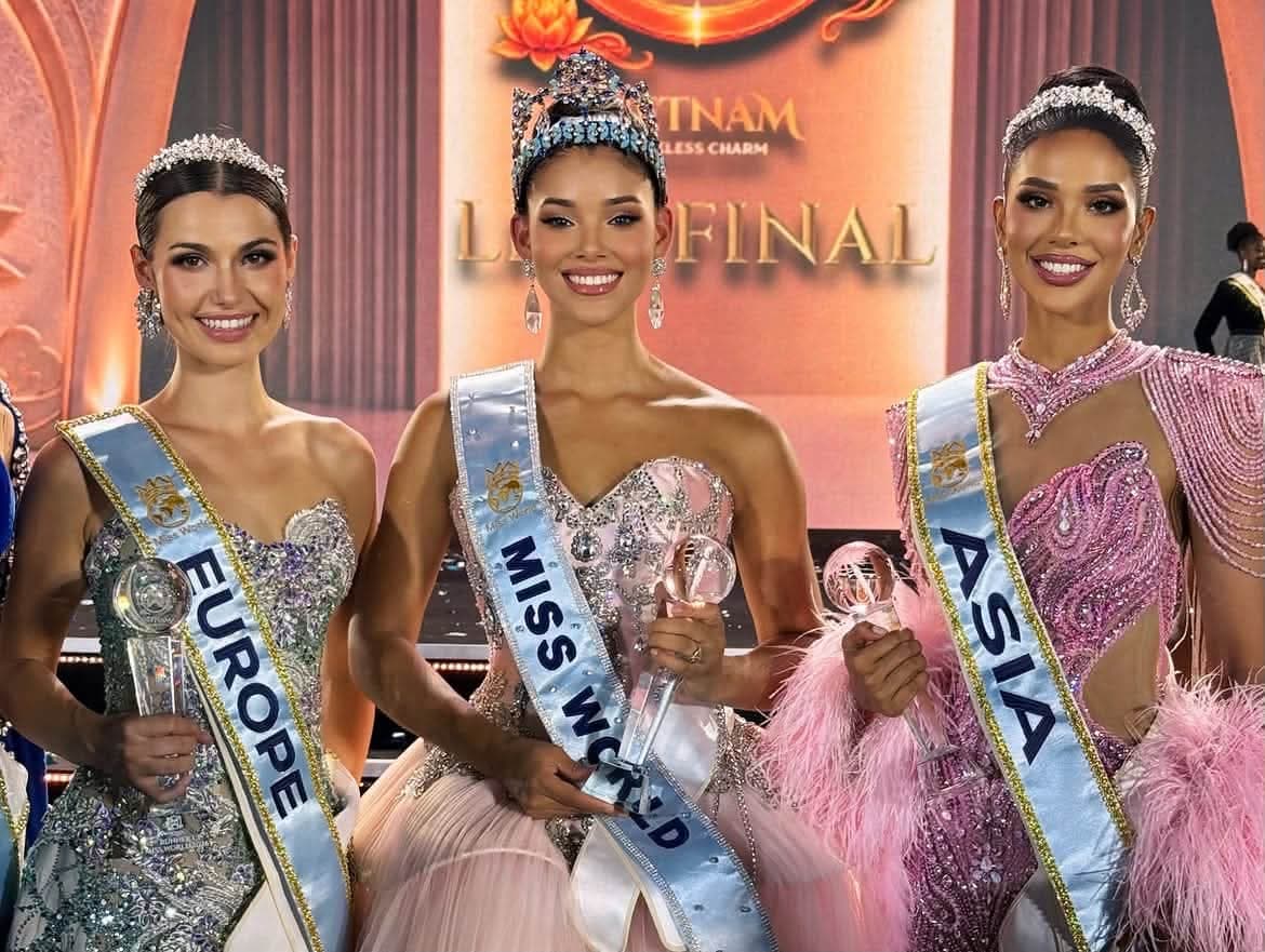 FB MISS MUNDO